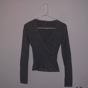 ENERGIE- women’s small long sleeve shirt